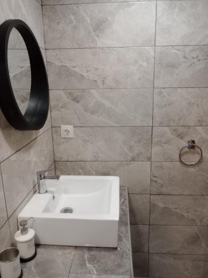 Apartment Closer 