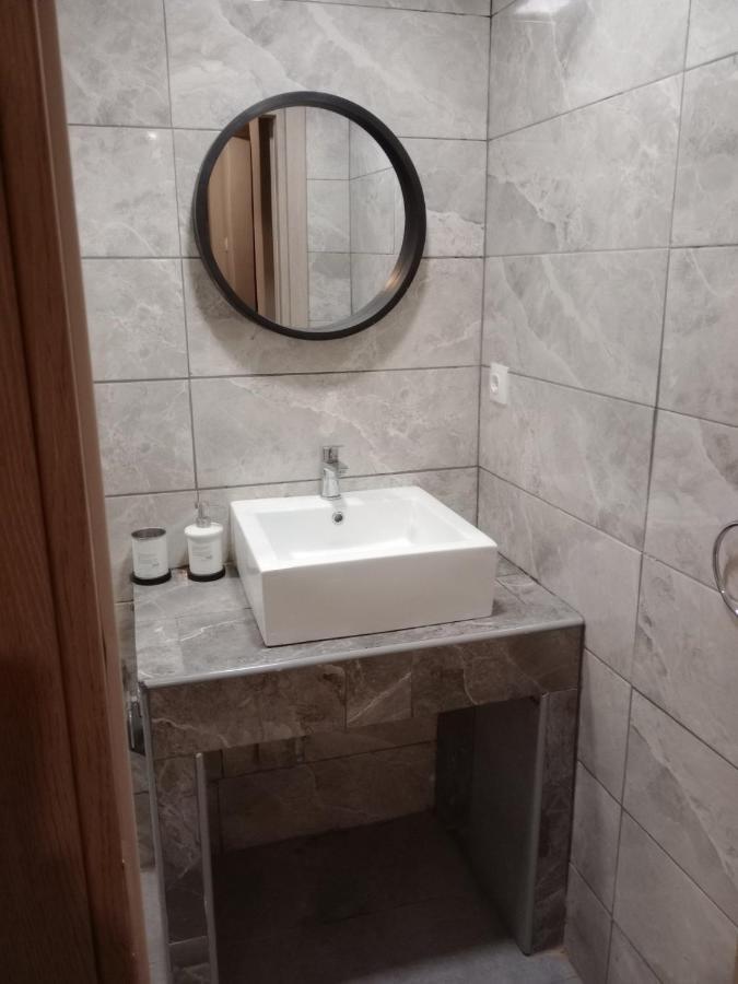 Apartment Closer 